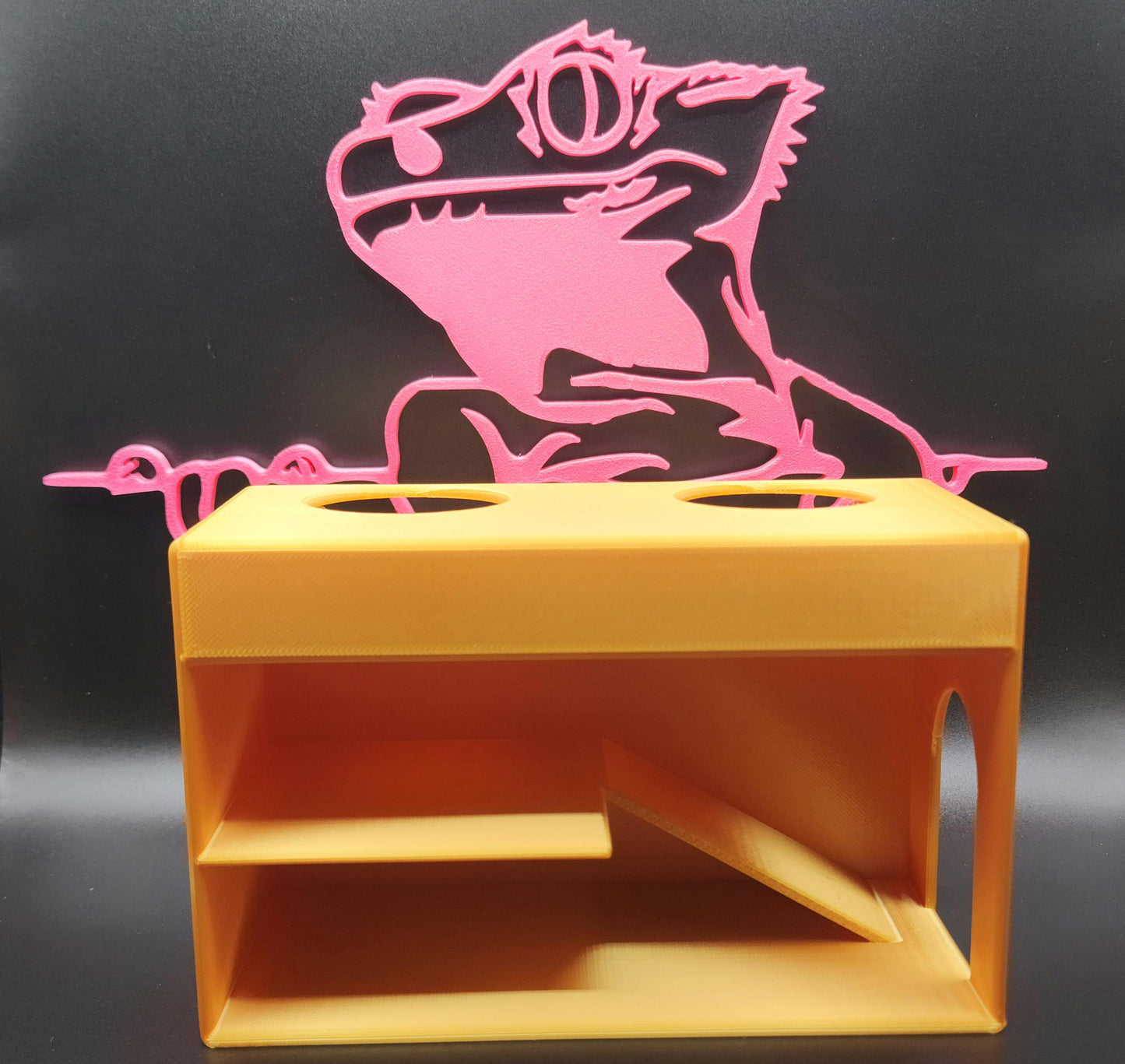 Reptile Food Bowl Hide: Non-Spill Gecko Feeder with Suction Cups