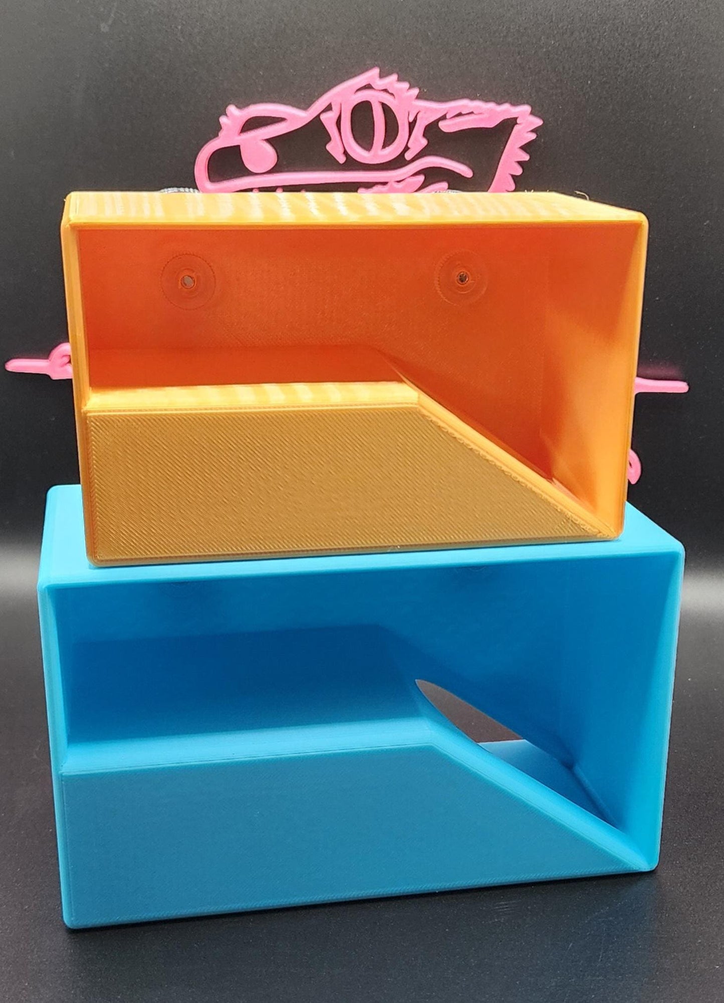 3D Printed Crested Gecko Hide Ledge: Suction Cup Mount